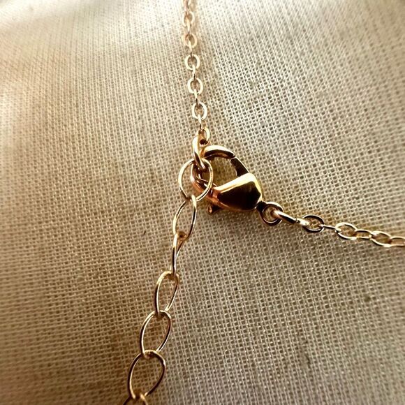 Avon Y shaped pink and gold tone necklace - Picture 4 of 11